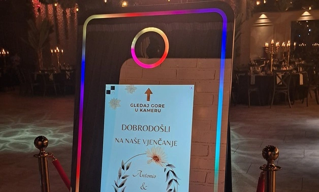 Magic Mirror Photo Booth